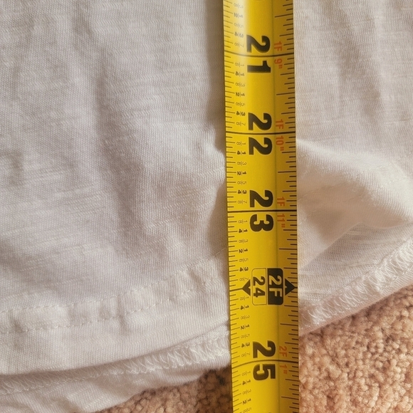 2/$20 Disney Parks Baseball Tee M - Picture 8 of 8